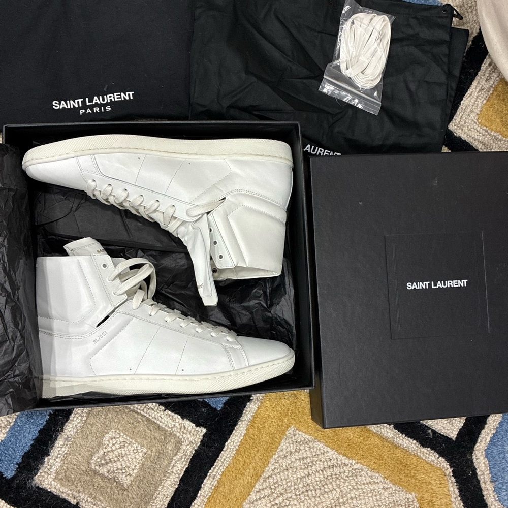 YSL Court Classic SL/01H High Top Sneakers
BRAND NEW Size 41 - Picture 10 of 12